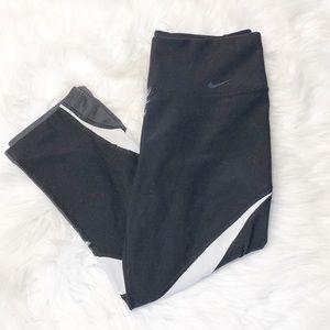 Nike High Waisted Cropped Black Leggings Sz Small